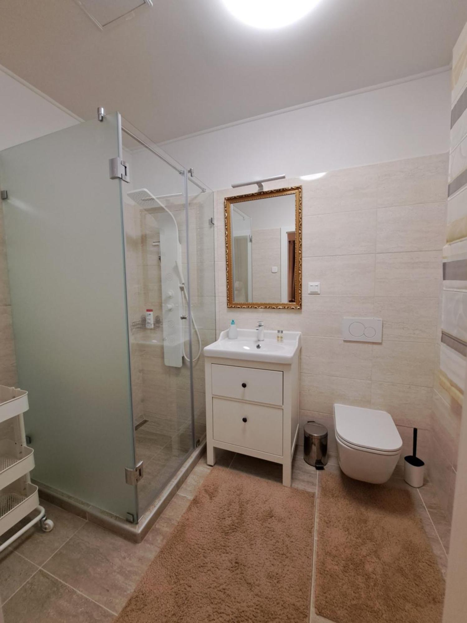 Bem Apartman, * Kőszeg