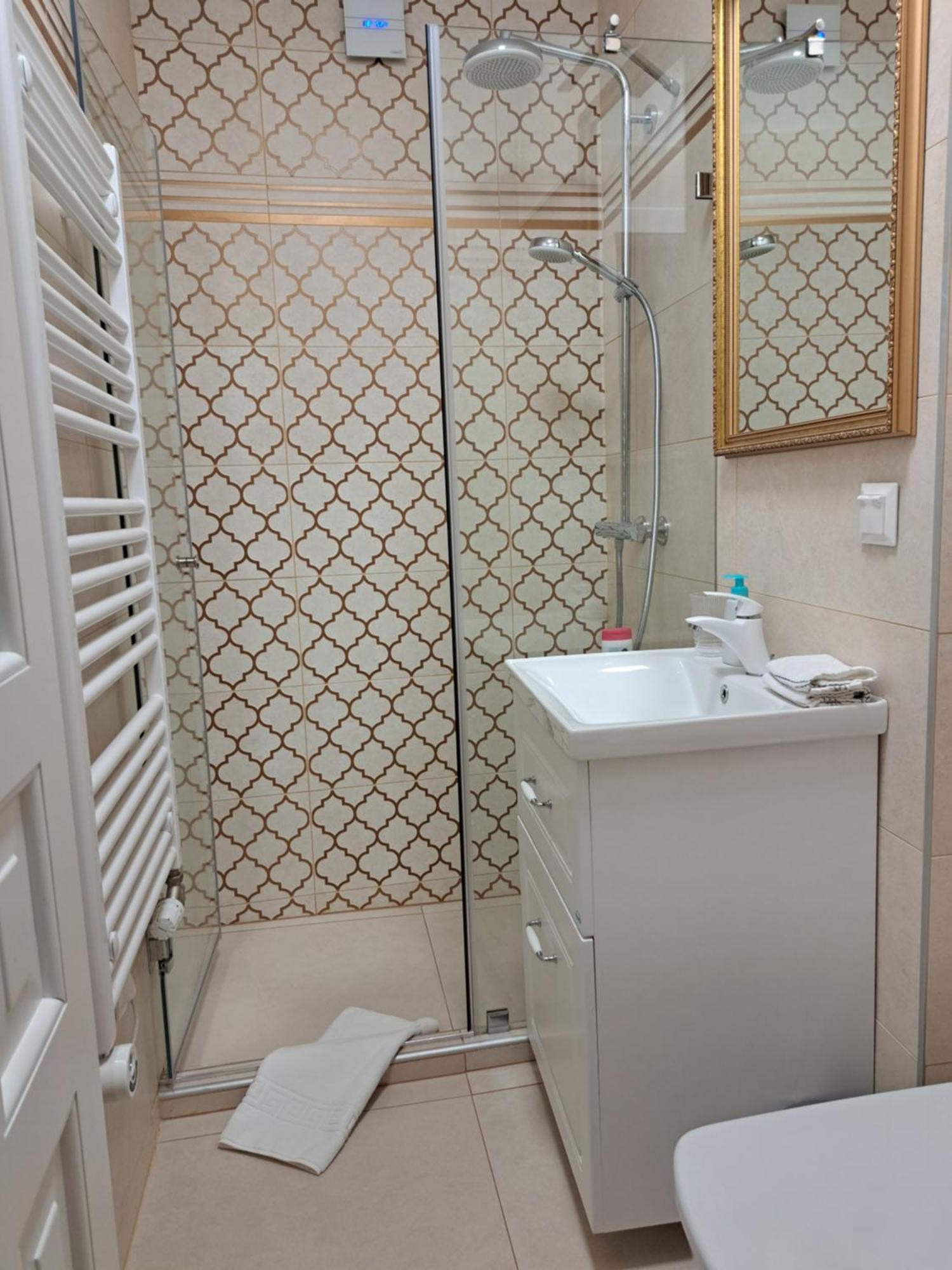 Apartman Bem Apartman, *