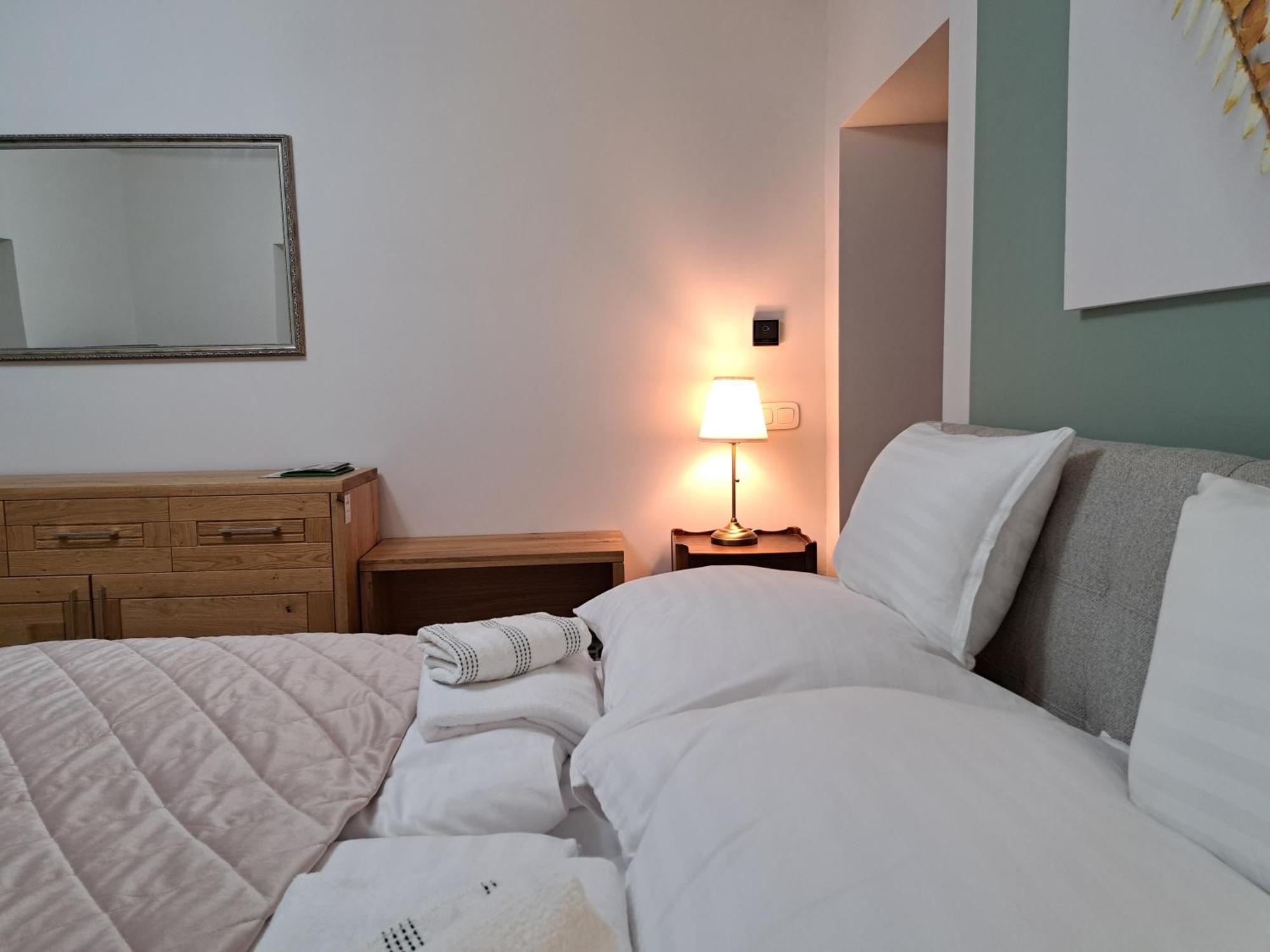 Bem Apartman, * Koszeg