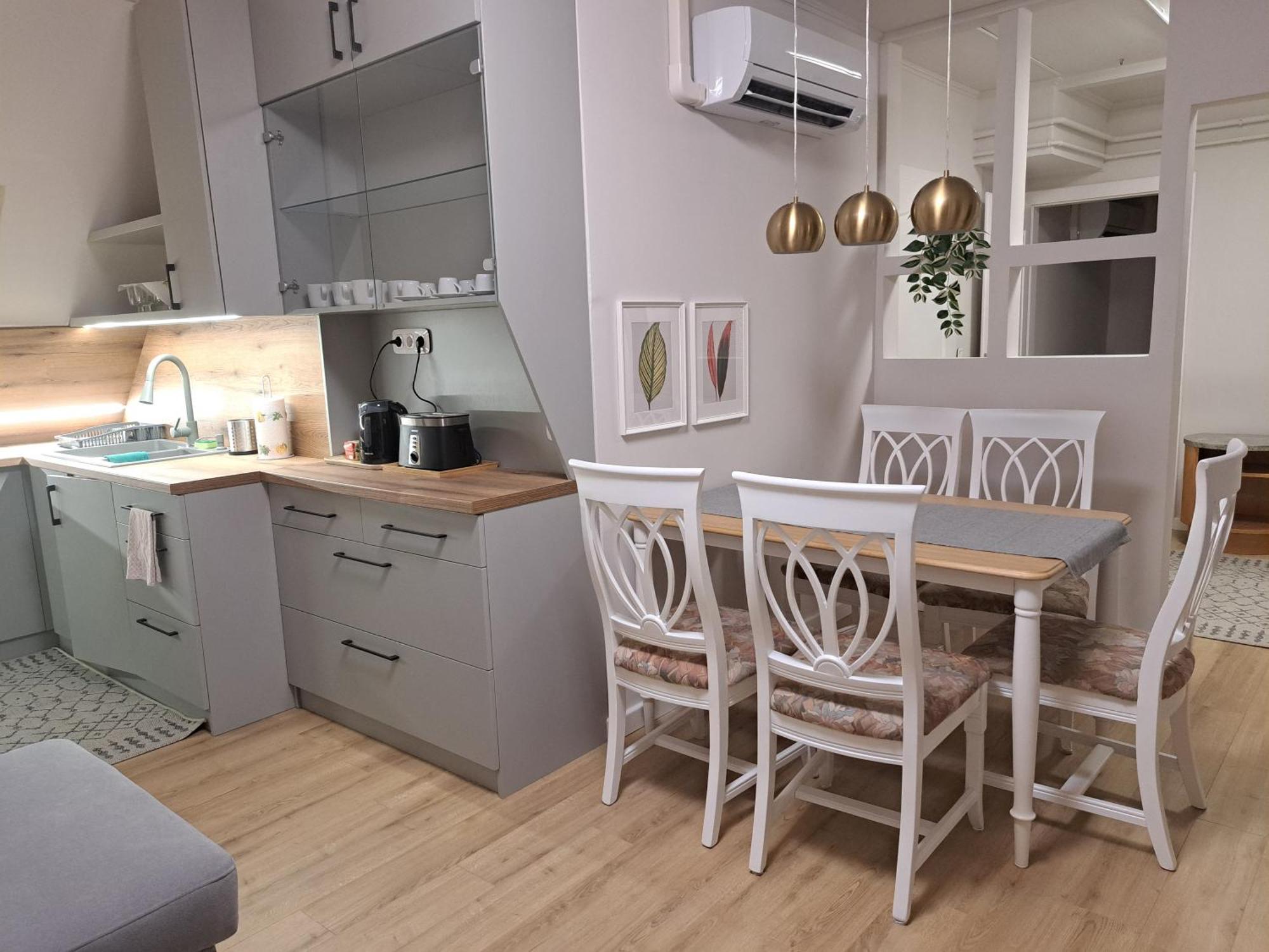 Bem Apartman, Apartment