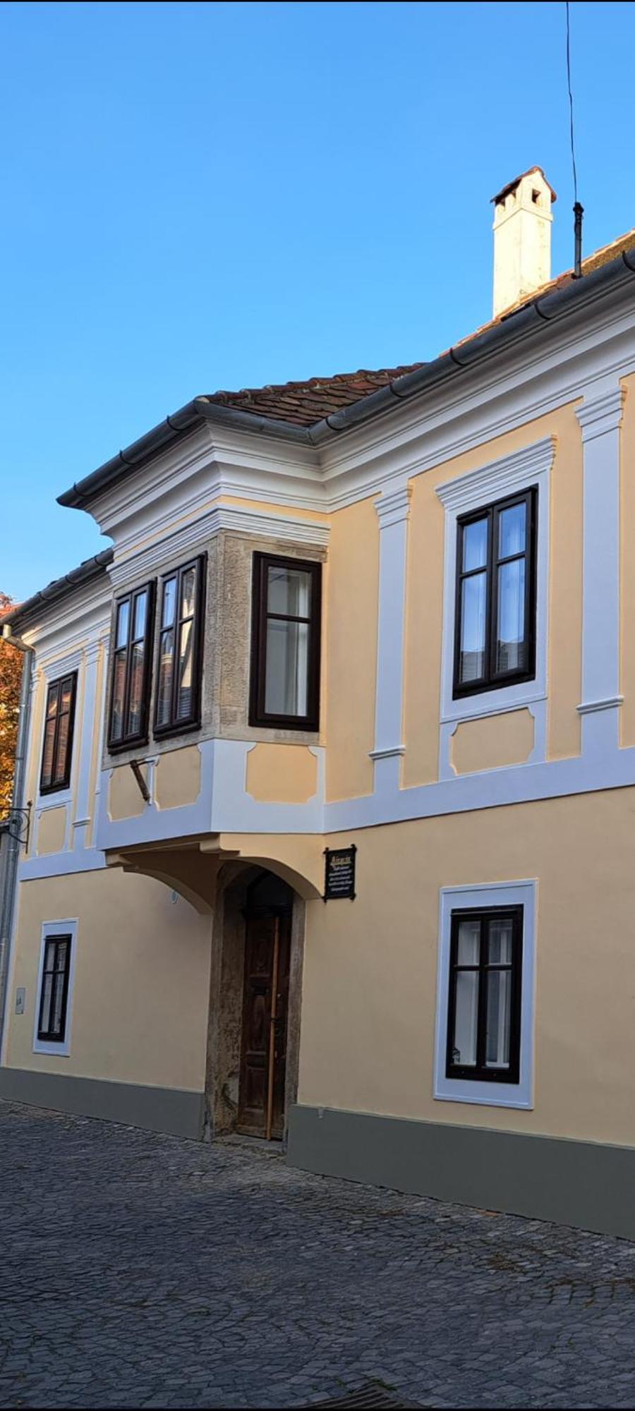 Bem Apartman, * Kőszeg
