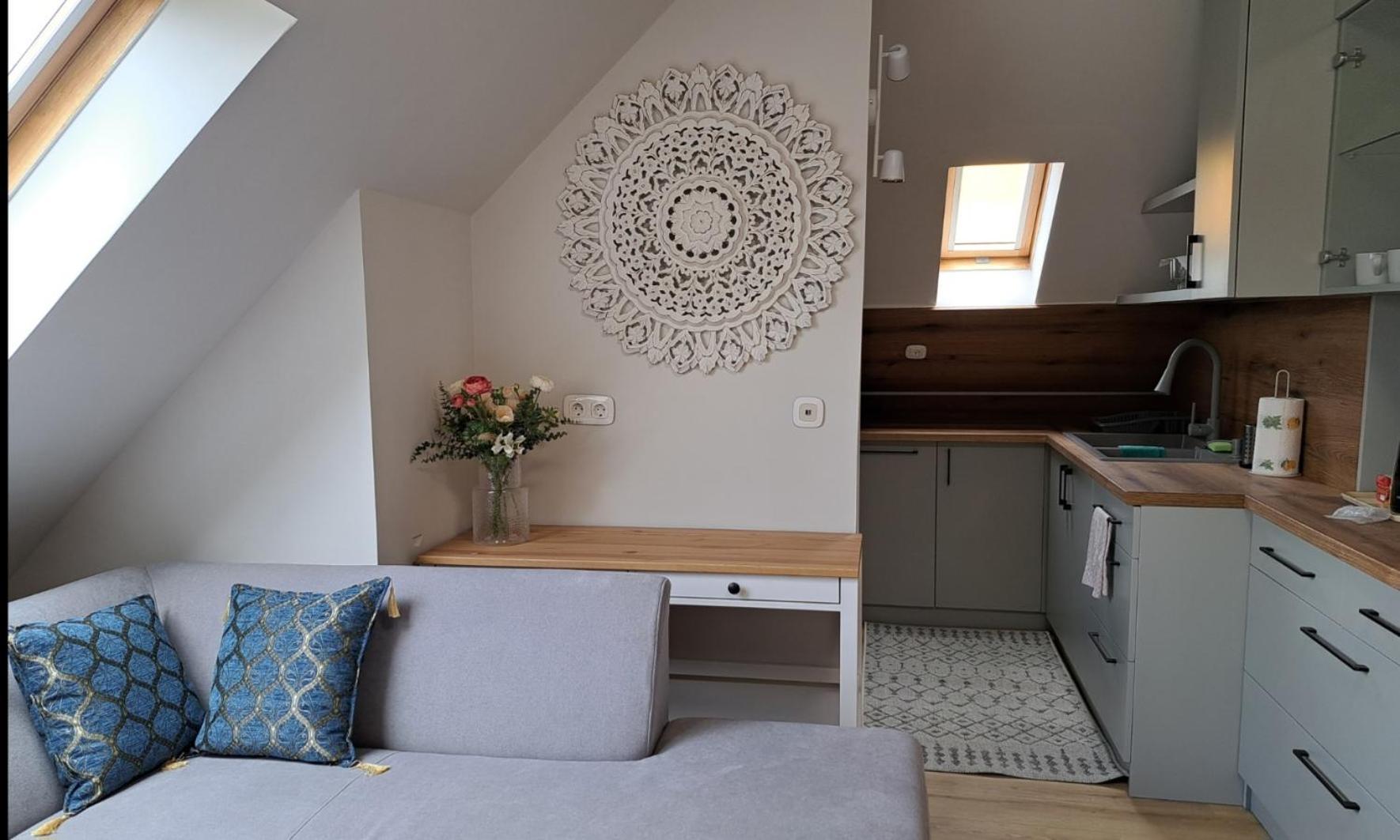 Bem Apartman, Apartment